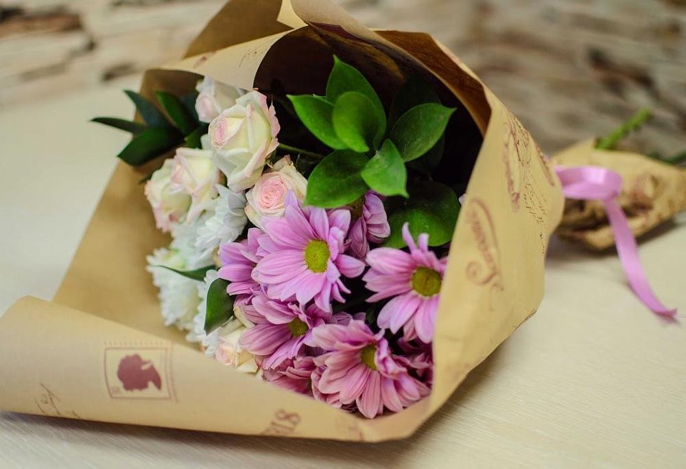 Букет цветов из: Розы и Хризантемы в Звенигороде