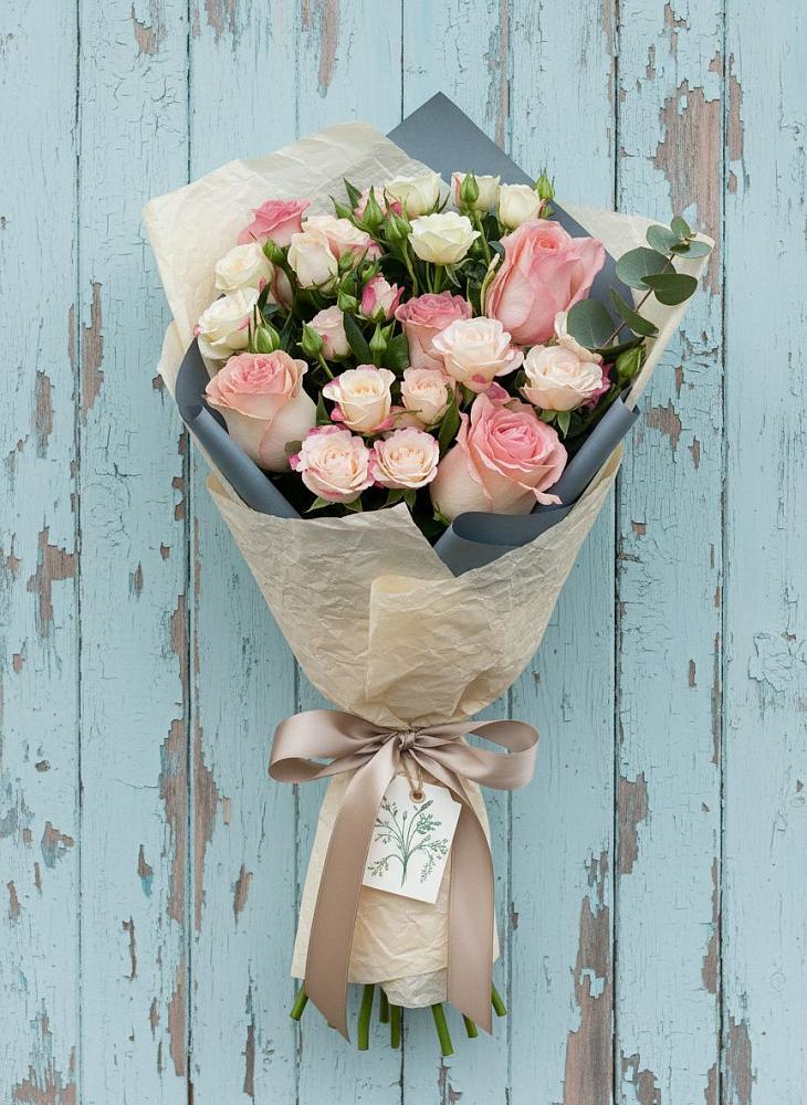 Букет цветов из: Розы в Звенигороде