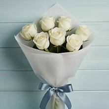 Букет 7 Белых роз Эдлесс Лав в Звенигороде