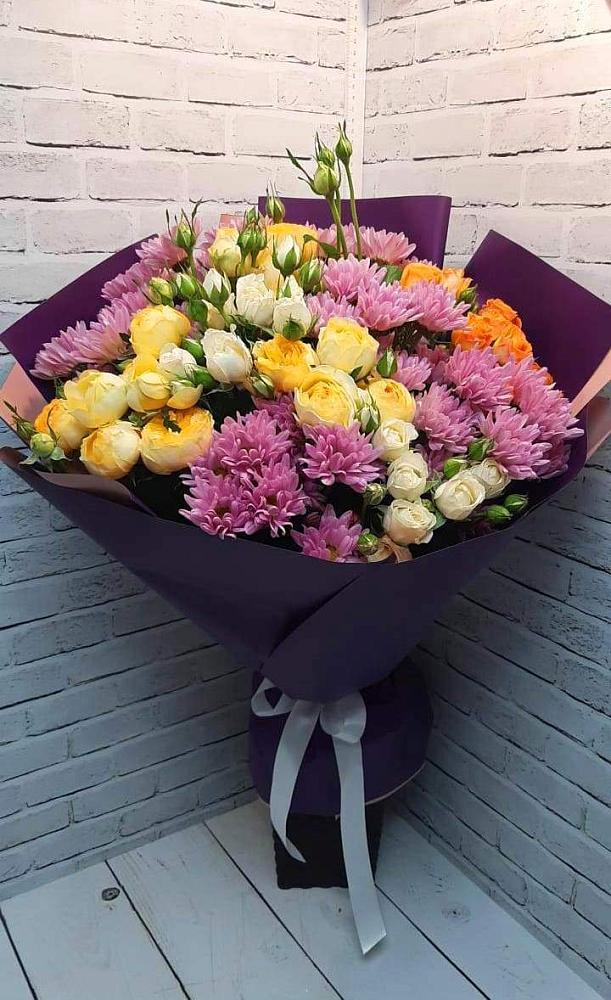 Букет Красочный праздник в Звенигороде Букет цветов из: Хризантемы и Розы в Звенигороде