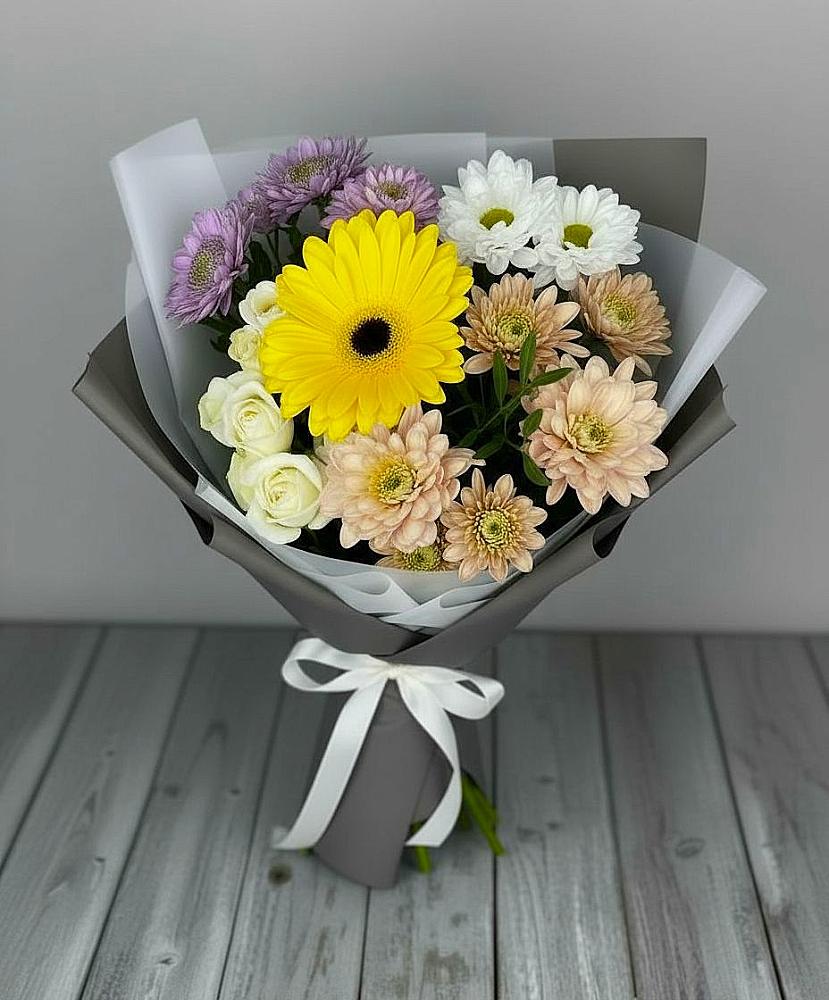 Букет цветов из: Розы, Герберы и Хризантемы в Звенигороде