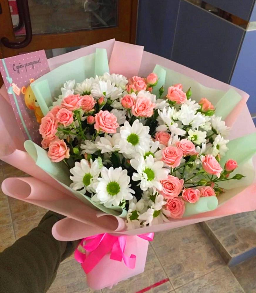 Букет цветов из: Розы и Хризантемы в Звенигороде