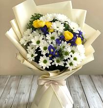 Букет цветов из:  Ирисы, Хризантемы и Розы #REPLACE_PRED# Звенигороде