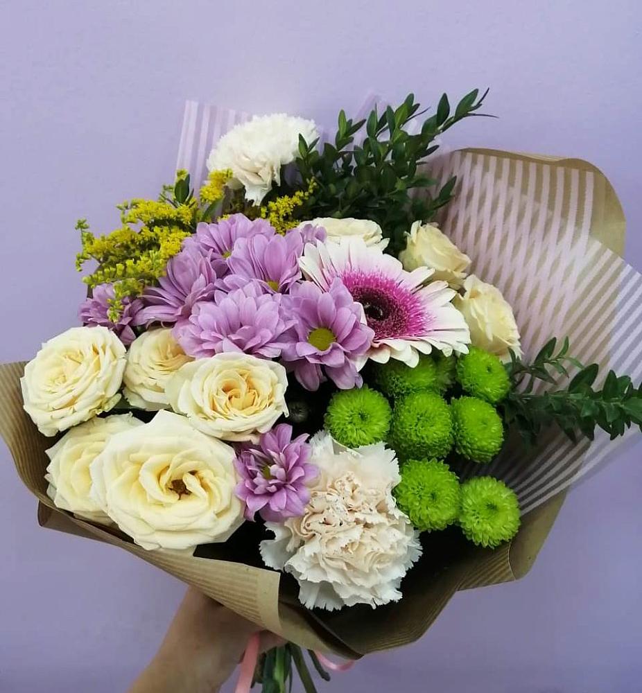 Букет цветов из: Хризантемы, Розы, Гвоздики и Герберы в Звенигороде