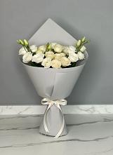 Букет цветов из:  Розы и Лизиантусы в Звенигороде